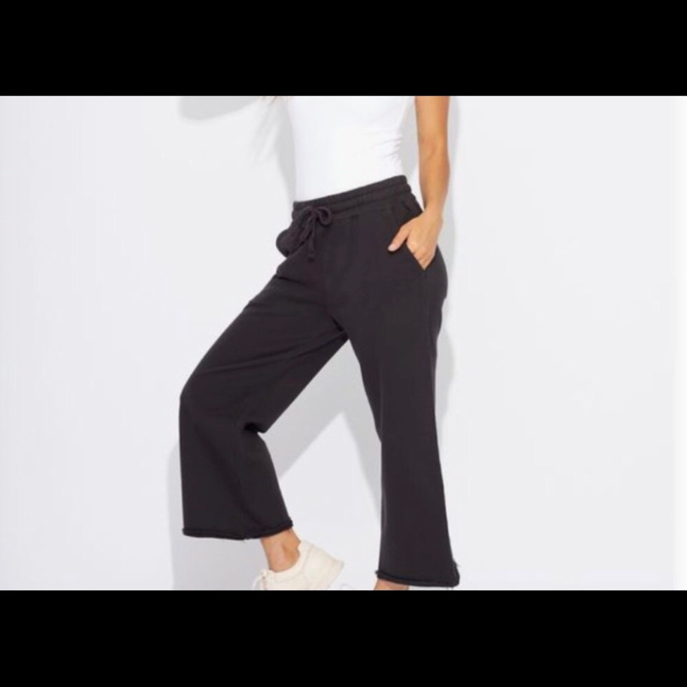 NWOT <PACT ORGANIC> Wide Leg Cropped Sweat-pant